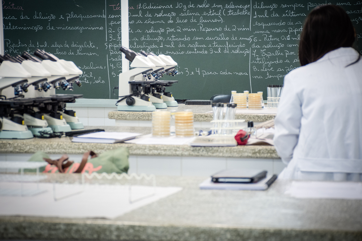 Laboratório de fitopatologia e microbiologia